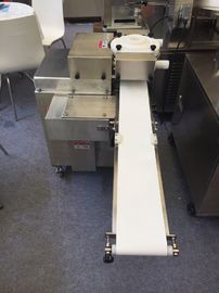 De wortelen roosteren Industriële het Voedselproductielijn van het Bakkerijmateriaal